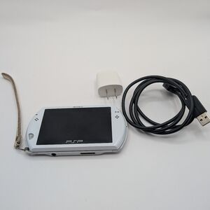 Sony PSP Playstation Portable Go N-1001 Console White with 12 GB memory card
